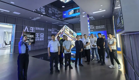鹽城經(jīng)開城投集團(tuán)開展道路交通安全宣傳教育基地參觀學(xué)習(xí)活動(dòng)